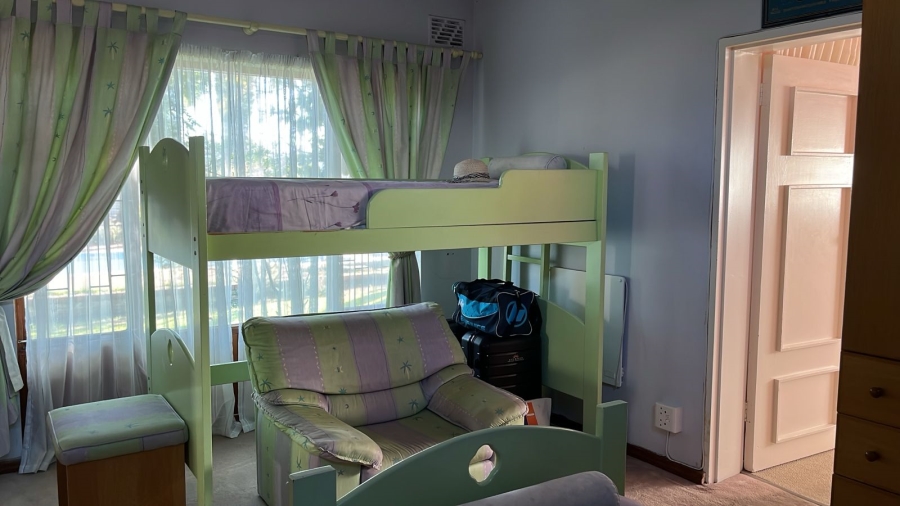  Bedroom Property for Sale in Cravenby Western Cape